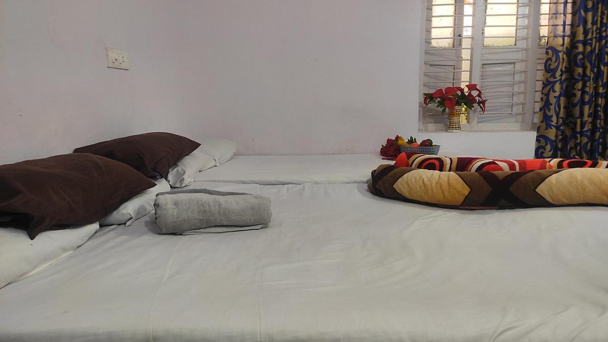 Adh Amilia Gardens Hotel Narasimharaja Puram Екстериор снимка