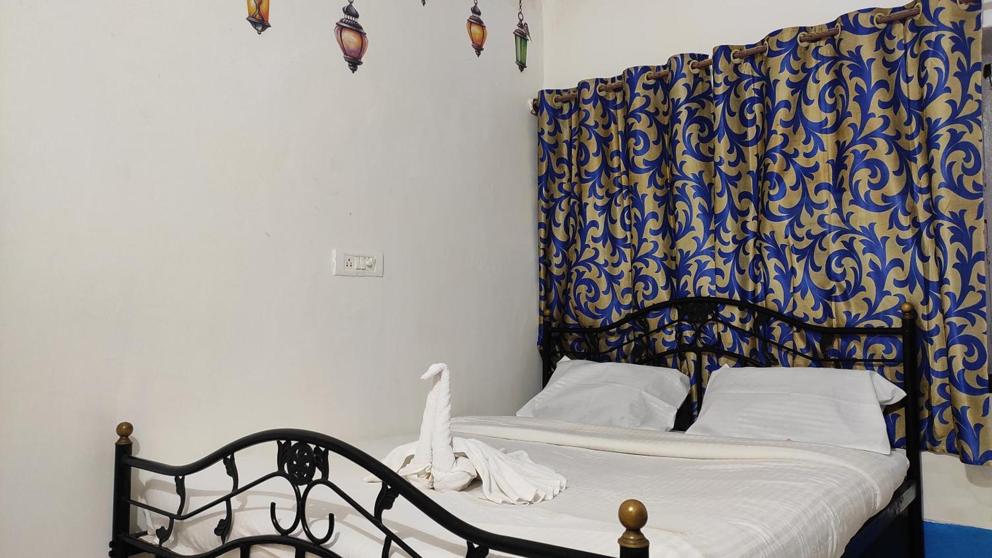 Adh Amilia Gardens Hotel Narasimharaja Puram Екстериор снимка