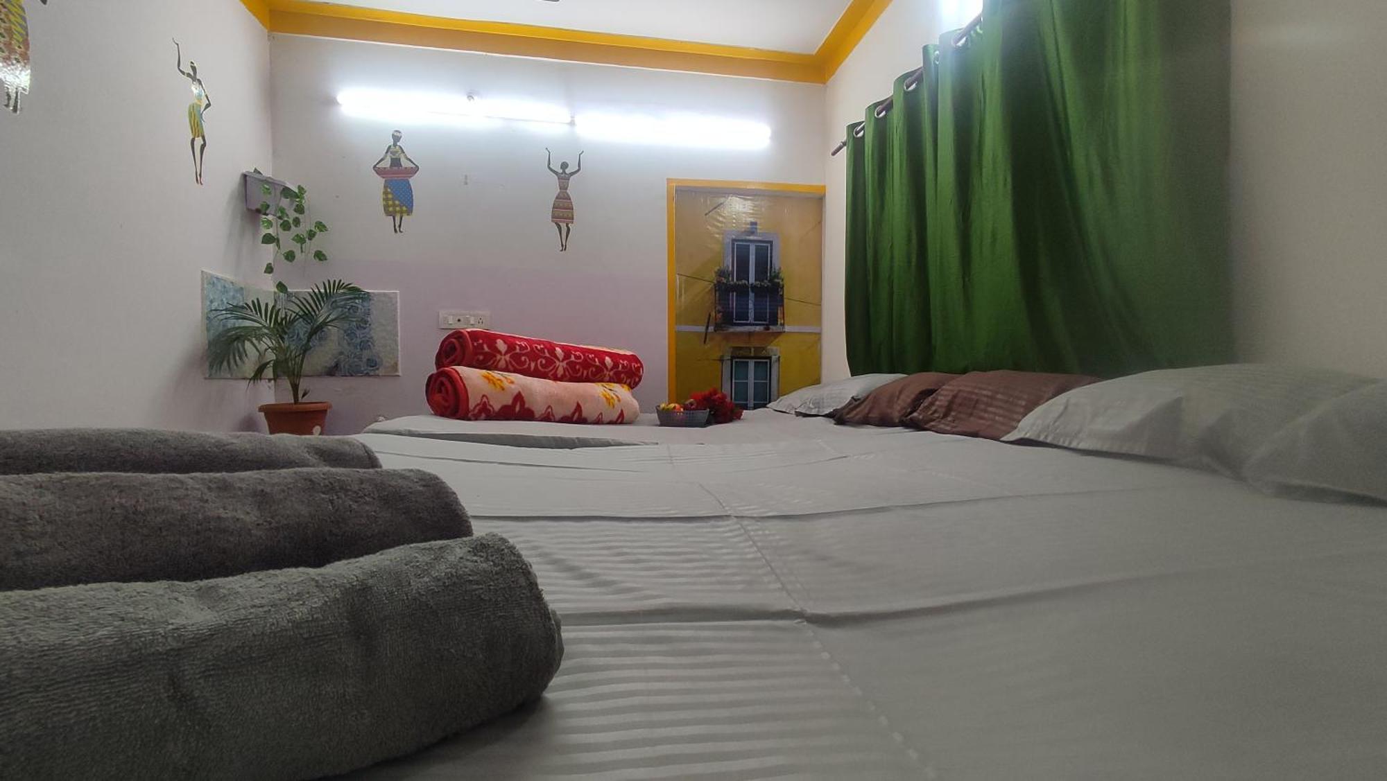 Adh Amilia Gardens Hotel Narasimharaja Puram Екстериор снимка
