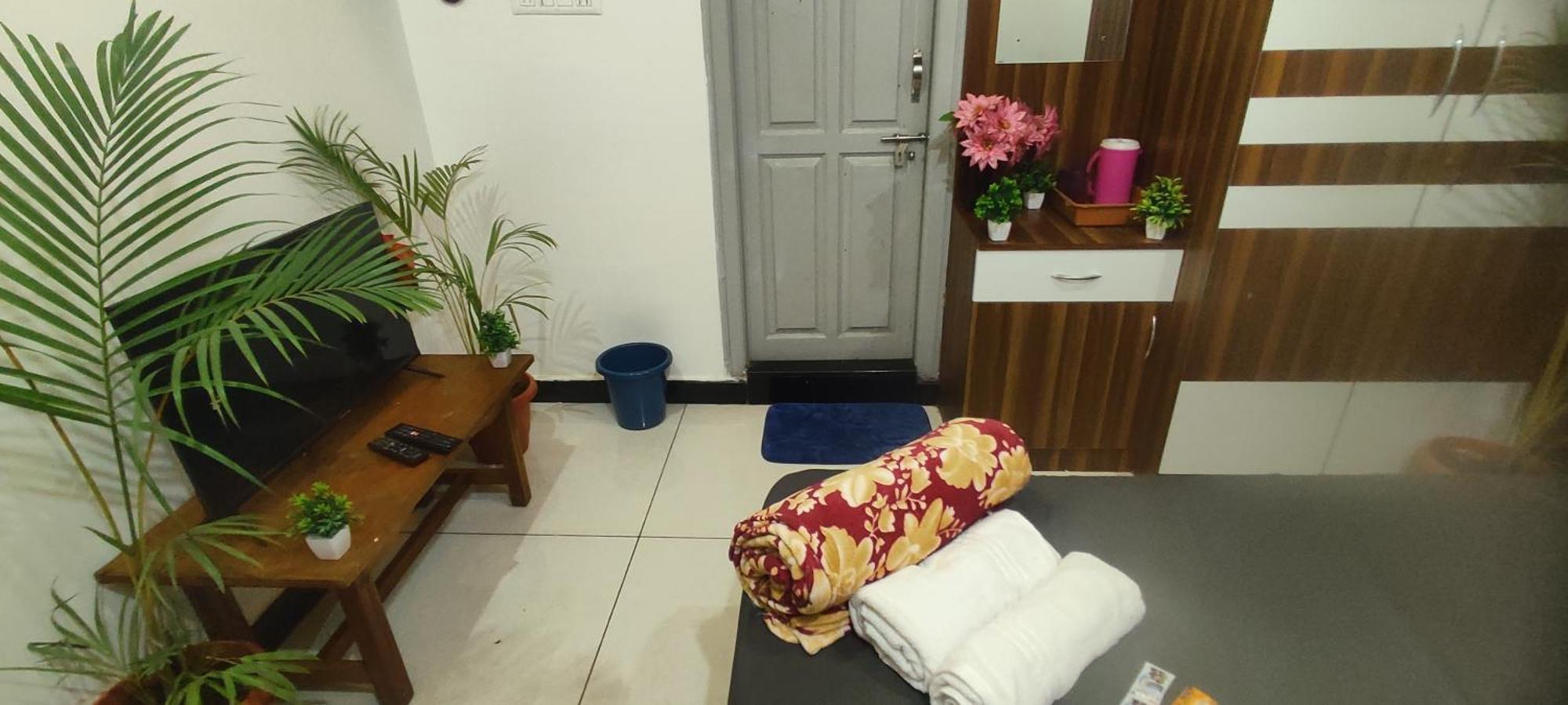 Adh Amilia Gardens Hotel Narasimharaja Puram Екстериор снимка